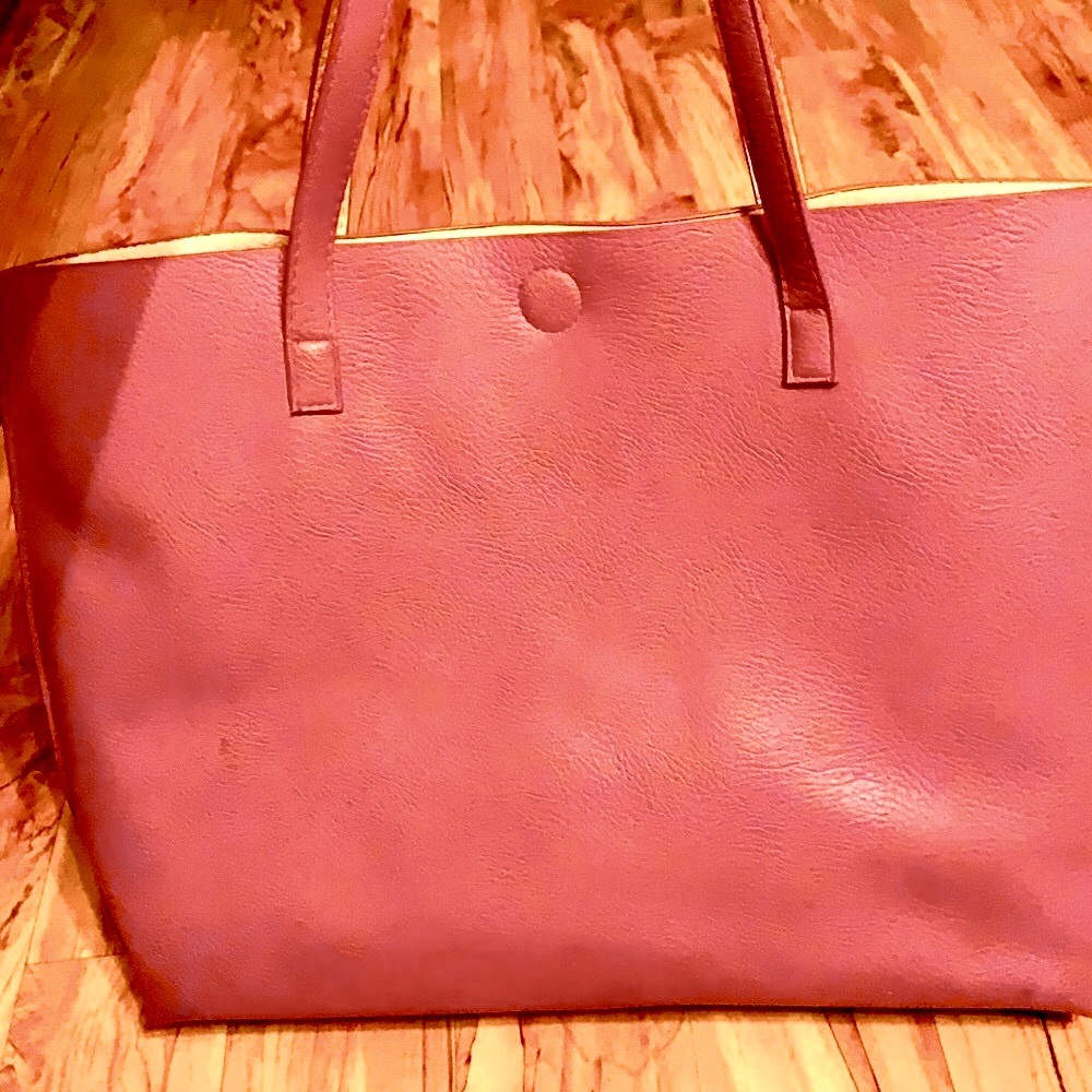 Bass vegan leather mauve purple ivory tote bag 16” x 13” large 2 handles magnet